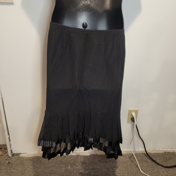 New linea size 2x office/career black pleated hem skirt - Picture 4 of 6